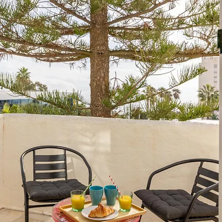 Дом отдыха Charming House Next To The Sea